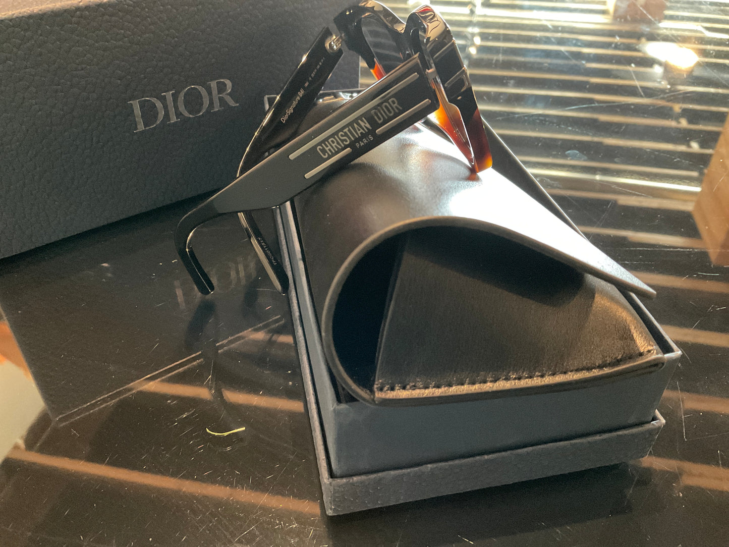 0586 DIOR SUNGLASSES