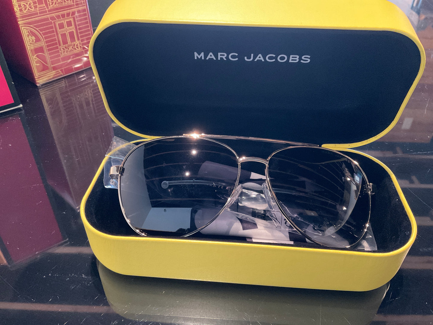 0585 MARC JACOB AVIATOR GOLD SUNGLASSES
